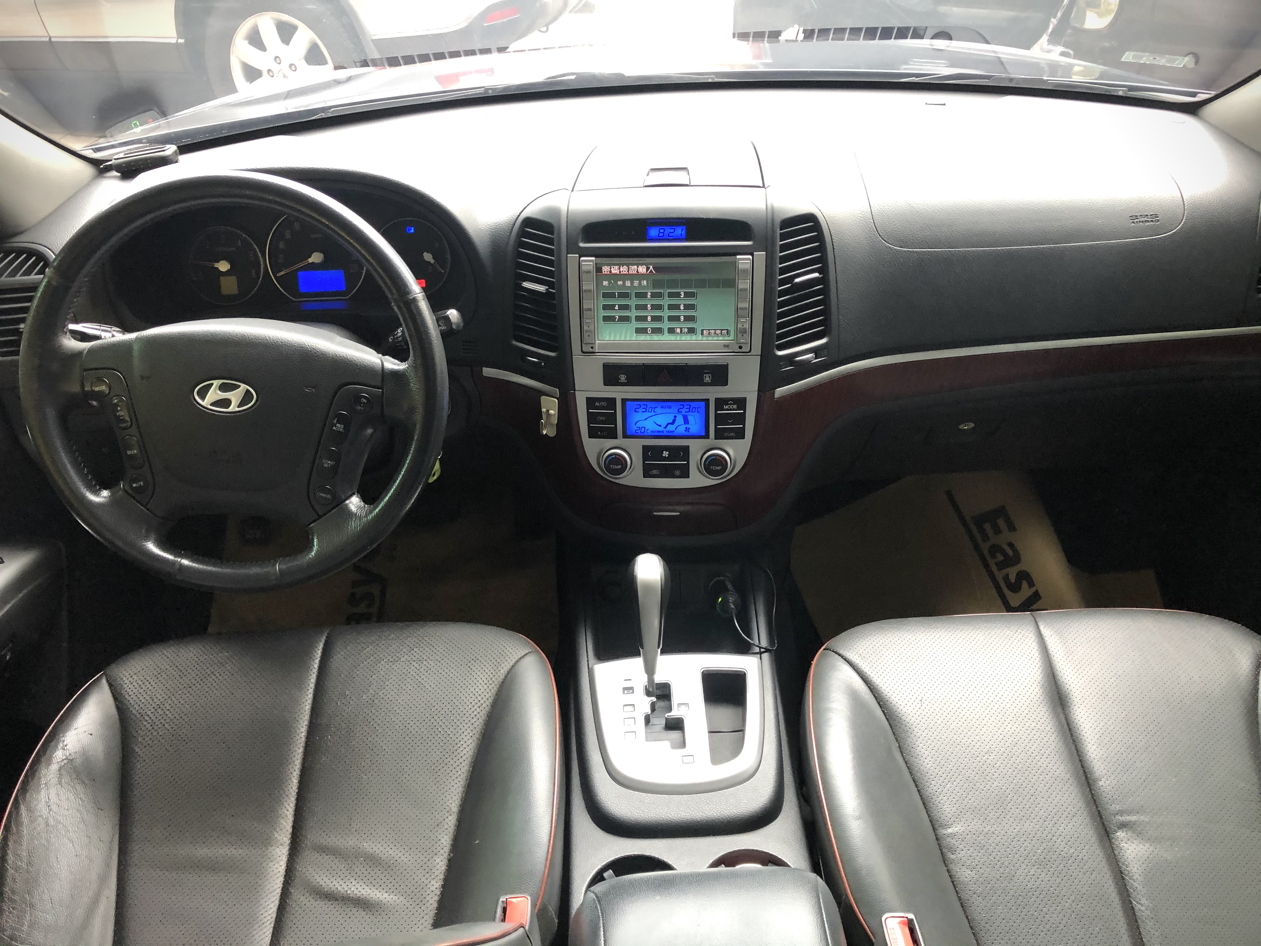 <SUM 全昱汽車 > 2009年 Hyundai 現代SANTA FE  2.2L                        ~家庭出遊首選車~SUV五人座大休旅!行李不怕放不下~~  第7張相片