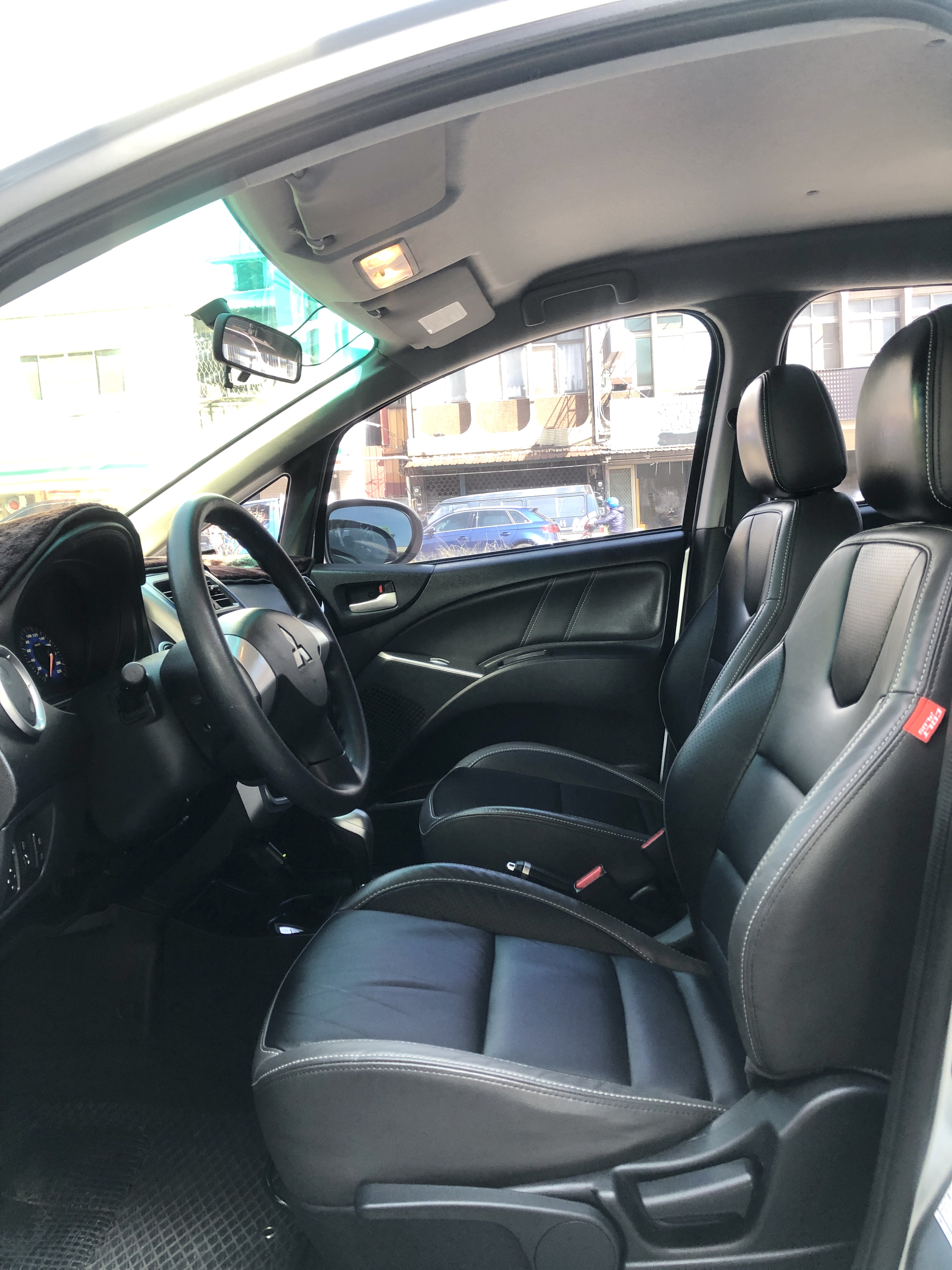 <SUM 全昱汽車 >2014年 三菱  COLT PLUS 1.5L    第8張相片