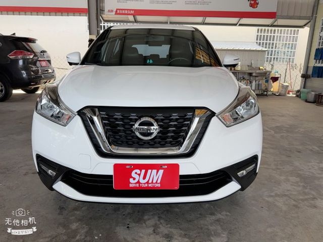 KICKS  第1張相片