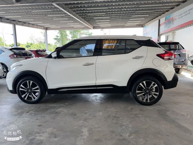 KICKS  第3張相片