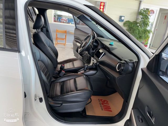 KICKS  第11張相片