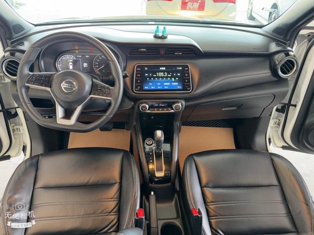 KICKS  第12張相片