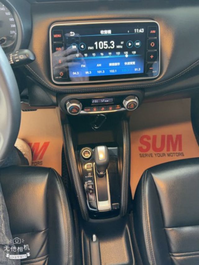 KICKS  第13張相片