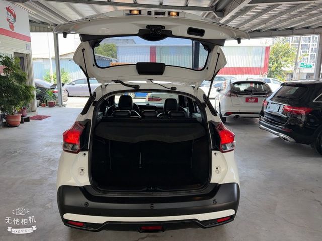 KICKS  第17張相片