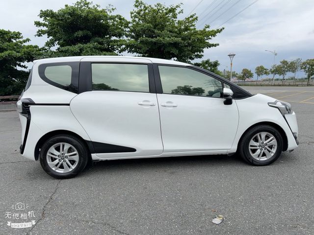 SIENTA  第13張相片