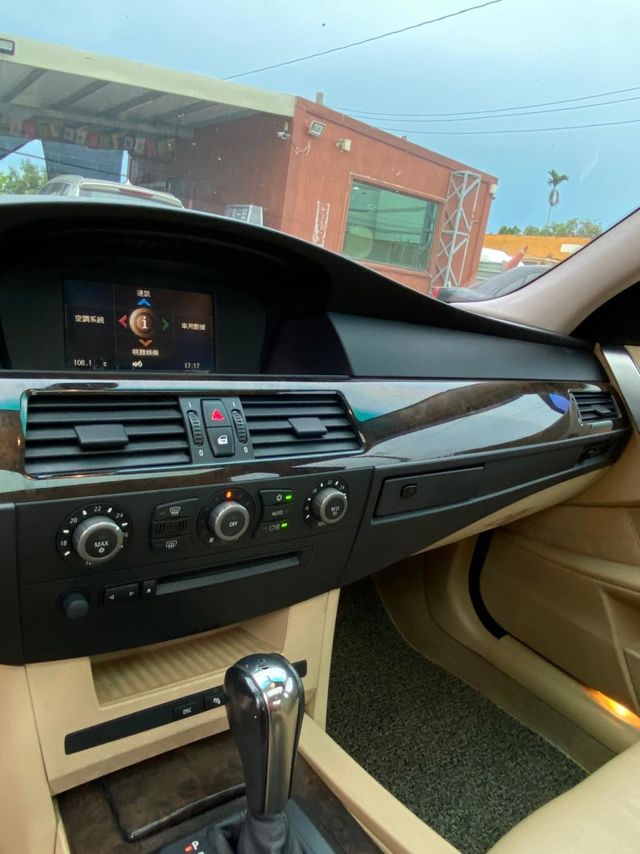 2003年 BMW 530I 總代理  第23張相片