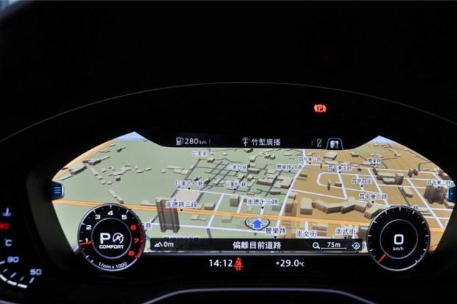 B9、虛擬座艙、氣氛燈、僅跑5.4萬公里  第11張相片
