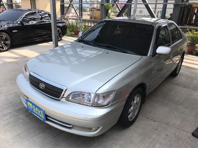 Toyota premio 2000