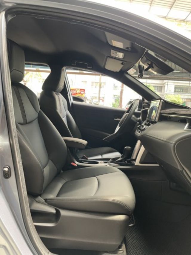 中部一手車 只跑7千多公里 尊爵版特仕車 4年12萬公里保固中 整車原鈑件 環景跟車系統  第9張相片