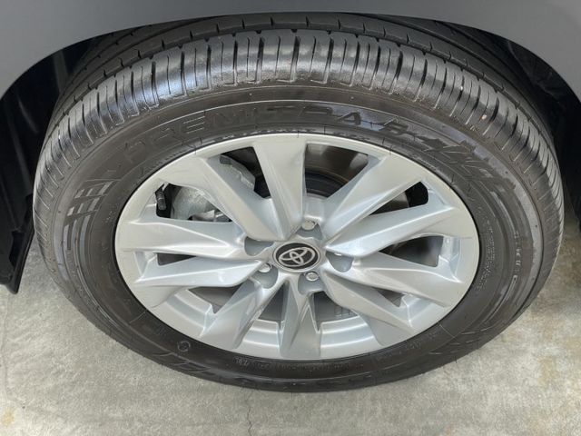 中部一手車 只跑7千多公里 尊爵版特仕車 4年12萬公里保固中 整車原鈑件 環景跟車系統  第14張相片