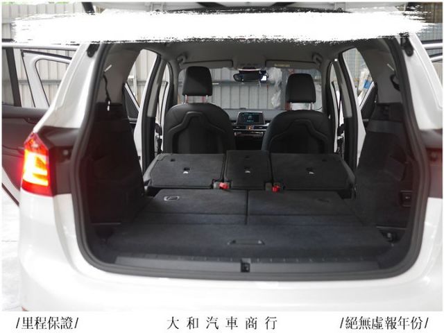 中部車總代理正七人座220GT保證實跑五萬二千公里車況佳有認證/歡迎來電預約賞車  第17張相片