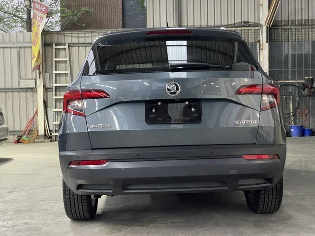 正2018 Skoda Karoq 1.5 TSI 尊榮版 新車125.9萬 整車原鈑件 ACC跟車系統 安全操控性佳  第5張相片