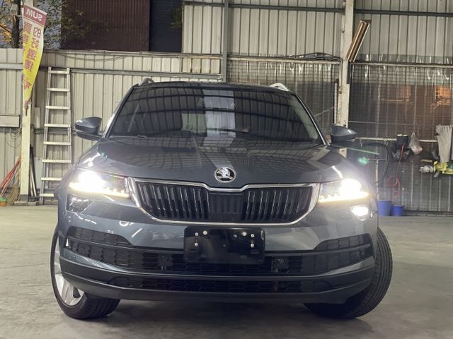 正2018 Skoda Karoq 1.5 TSI 尊榮版 新車125.9萬 整車原鈑件 ACC跟車系統 安全操控性佳  第11張相片