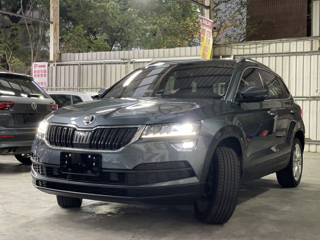 正2018 Skoda Karoq 1.5 TSI 尊榮版 新車125.9萬 整車原鈑件 ACC跟車系統 安全操控性佳  第12張相片