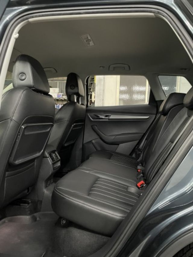 正2018 Skoda Karoq 1.5 TSI 尊榮版 新車125.9萬 整車原鈑件 ACC跟車系統 安全操控性佳  第14張相片