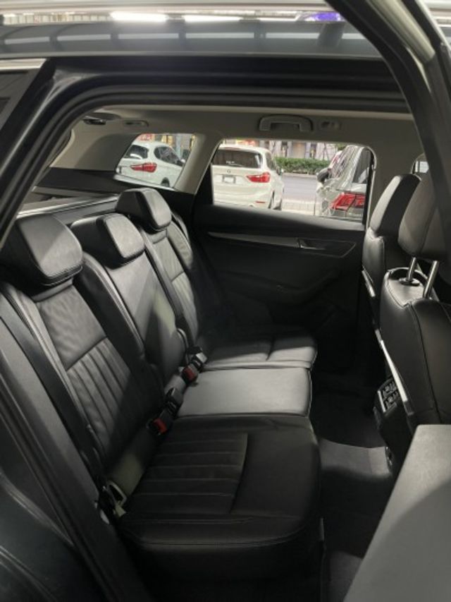 正2018 Skoda Karoq 1.5 TSI 尊榮版 新車125.9萬 整車原鈑件 ACC跟車系統 安全操控性佳  第18張相片