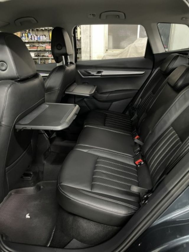 正2018 Skoda Karoq 1.5 TSI 尊榮版 新車125.9萬 整車原鈑件 ACC跟車系統 安全操控性佳  第19張相片
