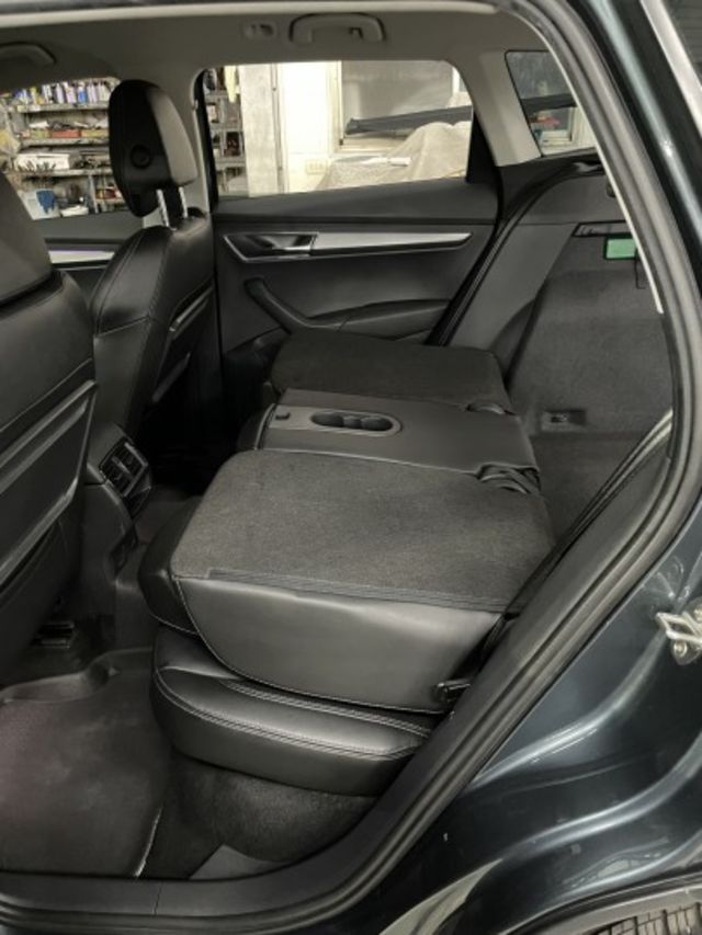 正2018 Skoda Karoq 1.5 TSI 尊榮版 新車125.9萬 整車原鈑件 ACC跟車系統 安全操控性佳  第20張相片