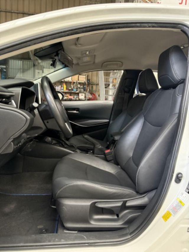 最新價格ALTIS Hybrid 尊爵版 ACC跟車/原廠保養紀錄/整車原鈑件認證車  第2張相片