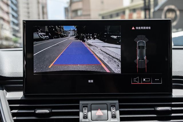 2021 Q5 45TFSI 超低里程  第14張相片