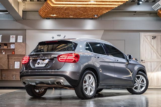 2016 GLA200 全景天窗  第2張相片