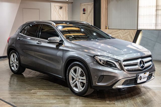 2016 GLA200 全景天窗  第3張相片