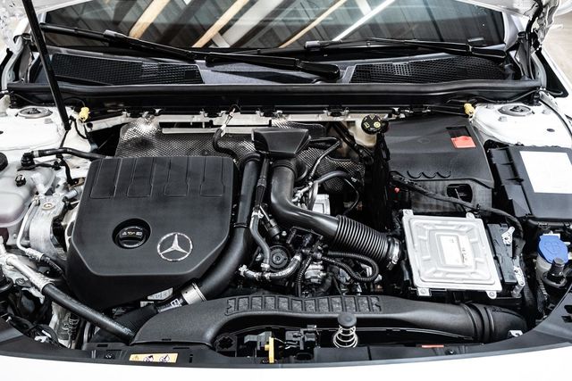 2021 Benz A180 原廠保固中  第5張相片