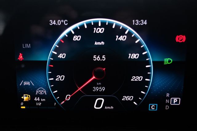 2021 Benz A180 原廠保固中  第7張相片