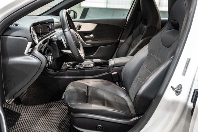 2021 Benz A180 原廠保固中  第9張相片