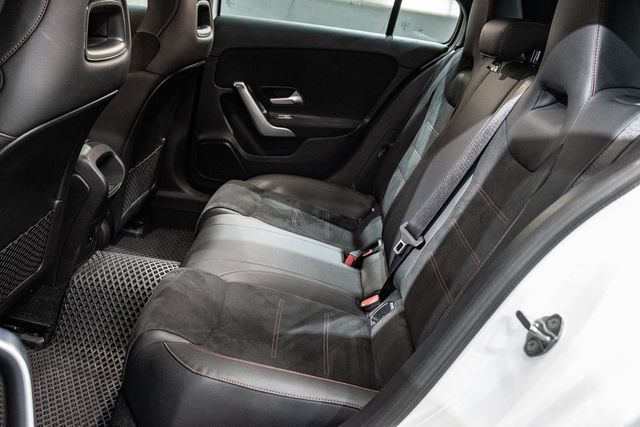 2021 Benz A180 原廠保固中  第10張相片