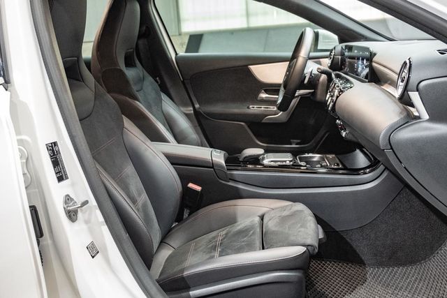 2021 Benz A180 原廠保固中  第12張相片