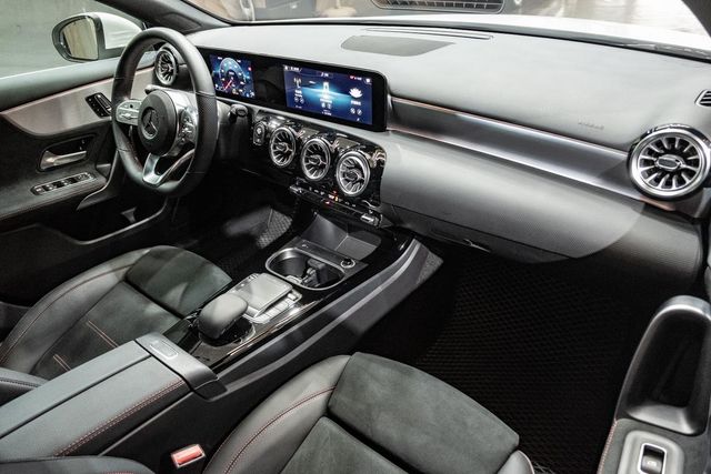 2021 Benz A180 原廠保固中  第13張相片