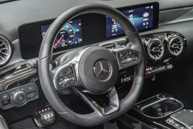 2021 Benz A180 原廠保固中  第8張相片