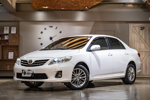 2013 Altis 車庫車內裝優車況佳  第1張相片