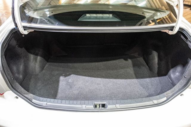 2013 Altis 車庫車內裝優車況佳  第6張相片