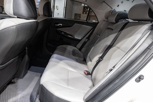 2013 Altis 車庫車內裝優車況佳  第9張相片