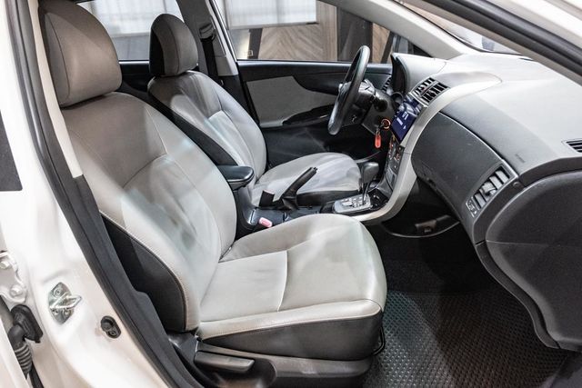 2013 Altis 車庫車內裝優車況佳  第11張相片