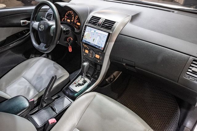 2013 Altis 車庫車內裝優車況佳  第12張相片