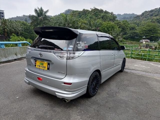 TOYOTA豐田 PREVIA  第2張相片