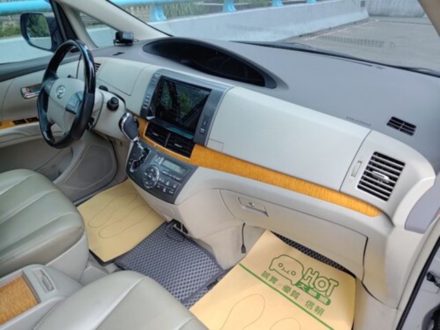 TOYOTA豐田 PREVIA  第14張相片