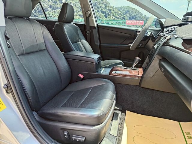 TOYOTA豐田 CAMRY HYBRID  第13張相片