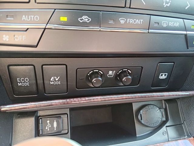 TOYOTA豐田 CAMRY HYBRID  第18張相片
