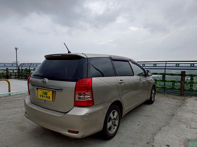 TOYOTA豐田 WISH  第2張相片