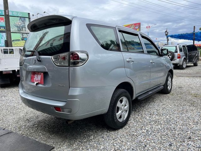 一手車~客貨兩用~原廠保養~後座空調~ABS~安全氣囊~可全額貸  第2張相片