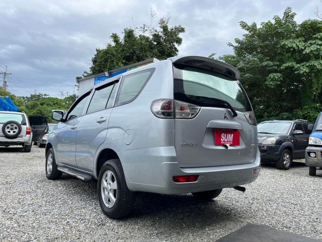 一手車~客貨兩用~原廠保養~後座空調~ABS~安全氣囊~可全額貸  第5張相片