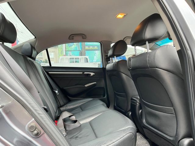 一手車~原鈑件黑內裝~耐操省油好保養~不能錯過的優質好車~可全貸~  第8張相片