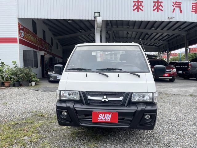 一手車原鈑件~車美內裝漂亮~2年5萬公里保固~可全額貸款  第2張相片