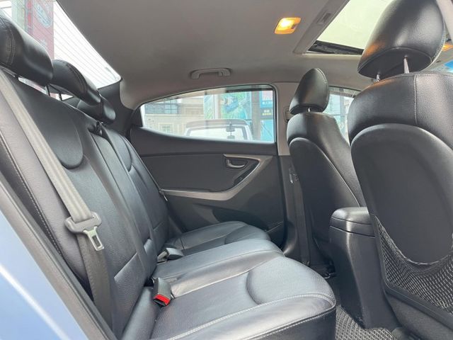 一手車頂級版~I KEY~摸們~電動椅~定速~天窗~恆溫~原鈑件~可全額貸款  第10張相片