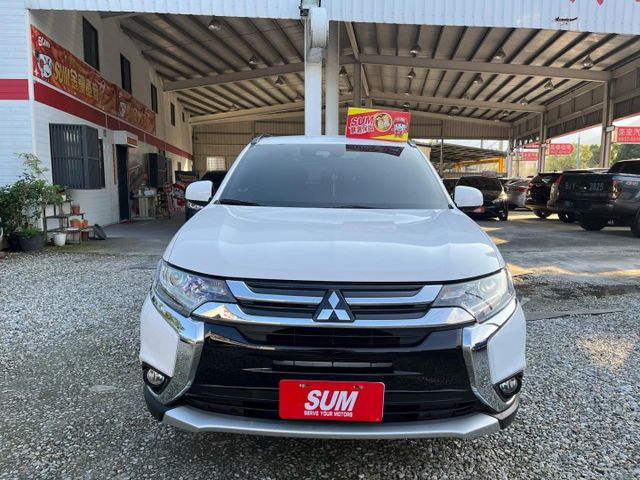 一手車~原廠保養全車原鈑件~ACC跟車~大螢幕安卓機~盲點偵測~車況優質~購車即享2年五萬公里保固可全額貸款  第2張相片