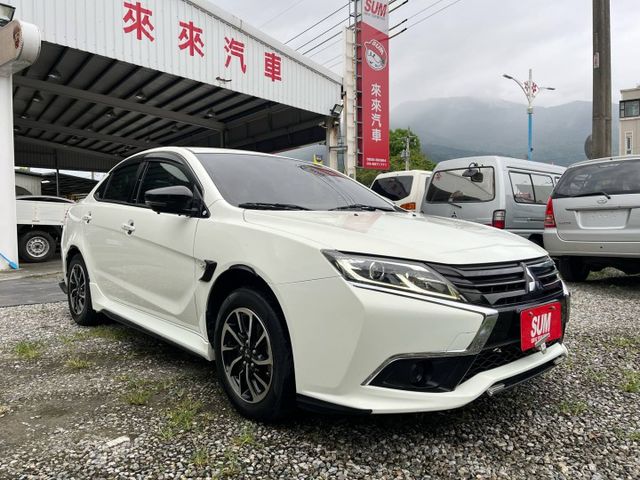 一手車原廠保養~原鈑件~數位儀表~原廠大螢幕~車況極佳~認證車~購車即享2年5萬保固~可全額貸款~  第1張相片